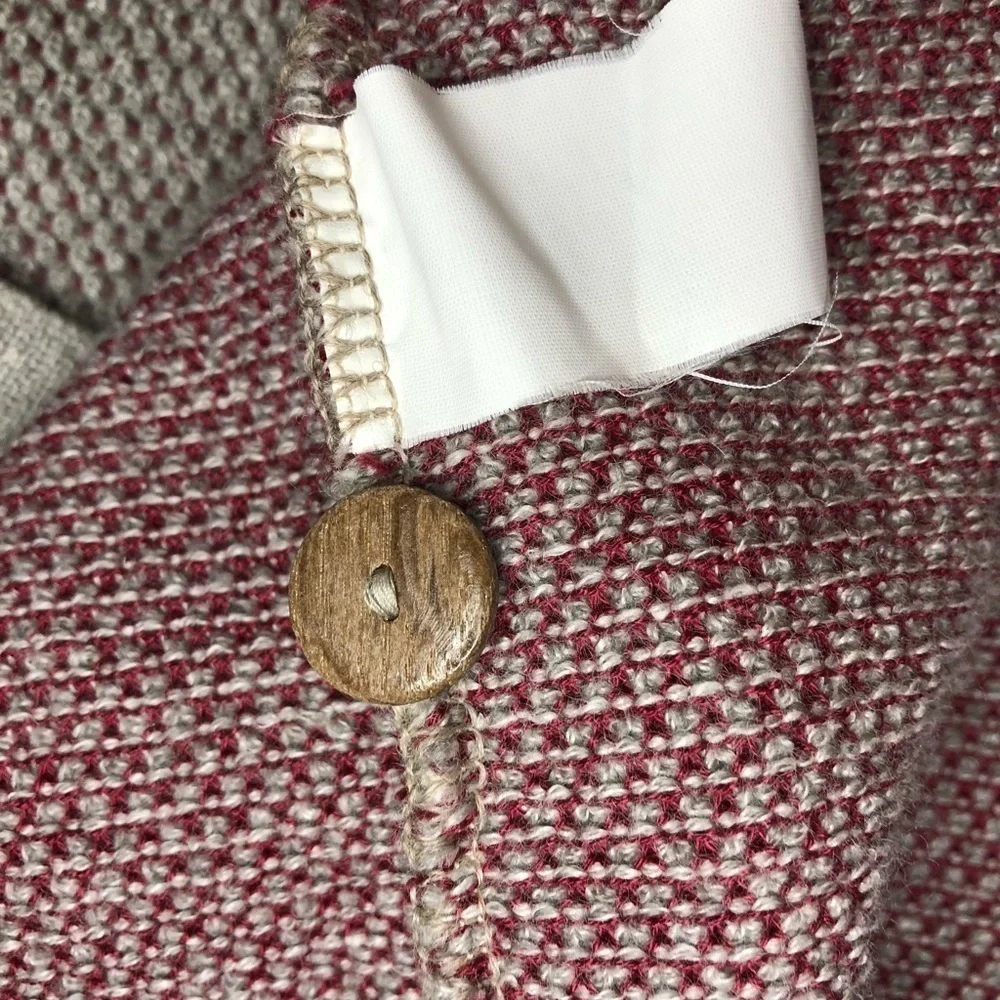 Vintage Geiger Austrian Wool Cardigan Size 36 – Folk Embroidery, Wooden Buttons